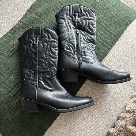 Steve Madden Shoes - Steve Madden Black Western Embroidered Shaft Boots